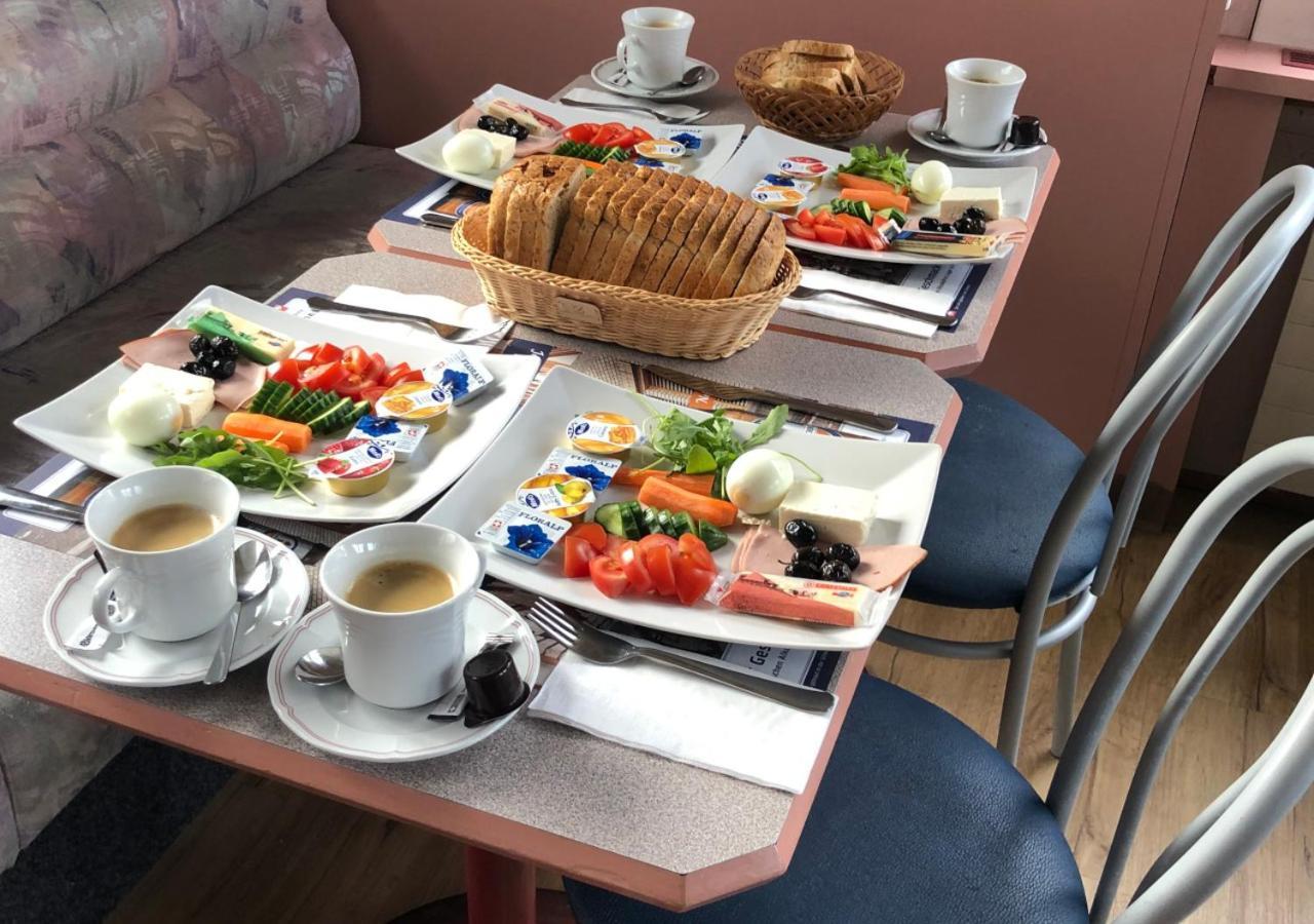 Riviera Bed & Breakfast Amden Luaran gambar